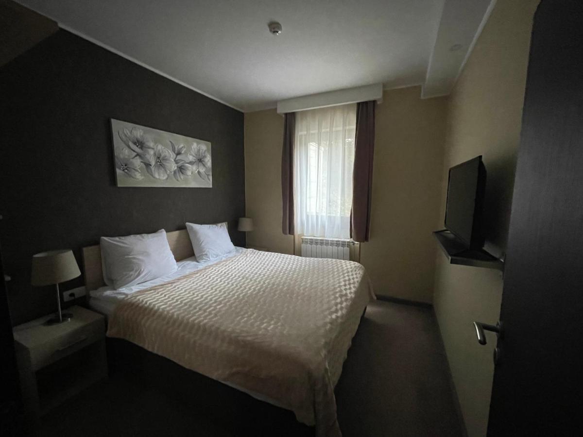Vila Lucky Kop & Restoran Kopaonik Luaran gambar