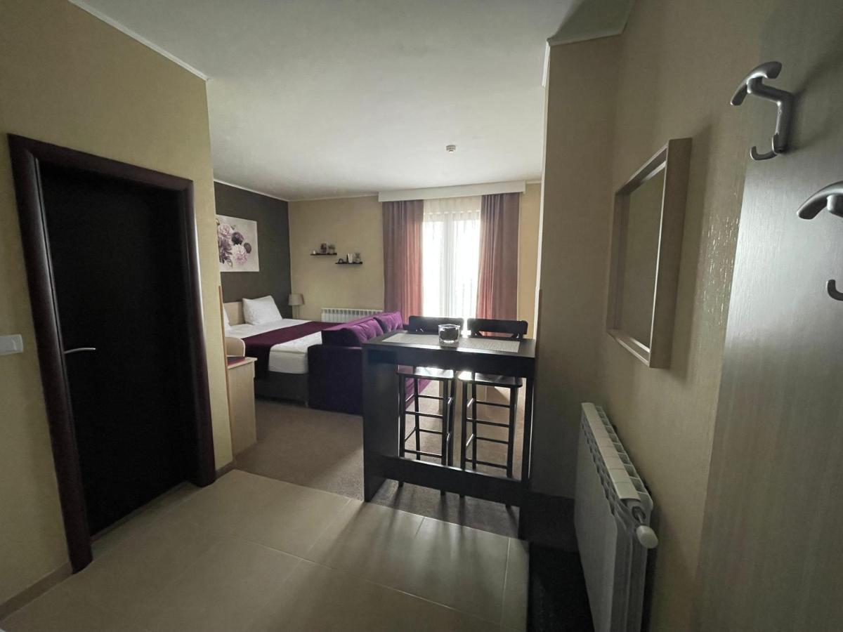 Vila Lucky Kop & Restoran Kopaonik Luaran gambar